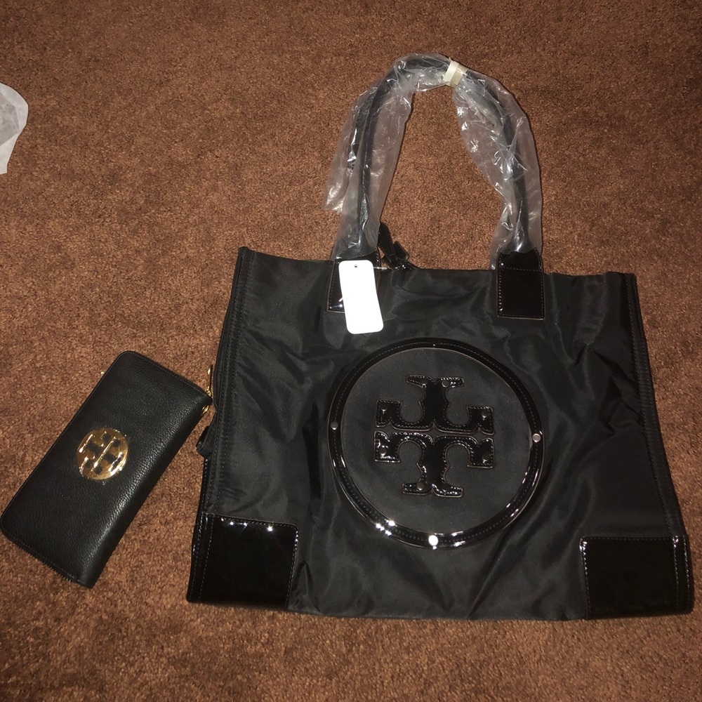 Tory burch bag and clutch made in china